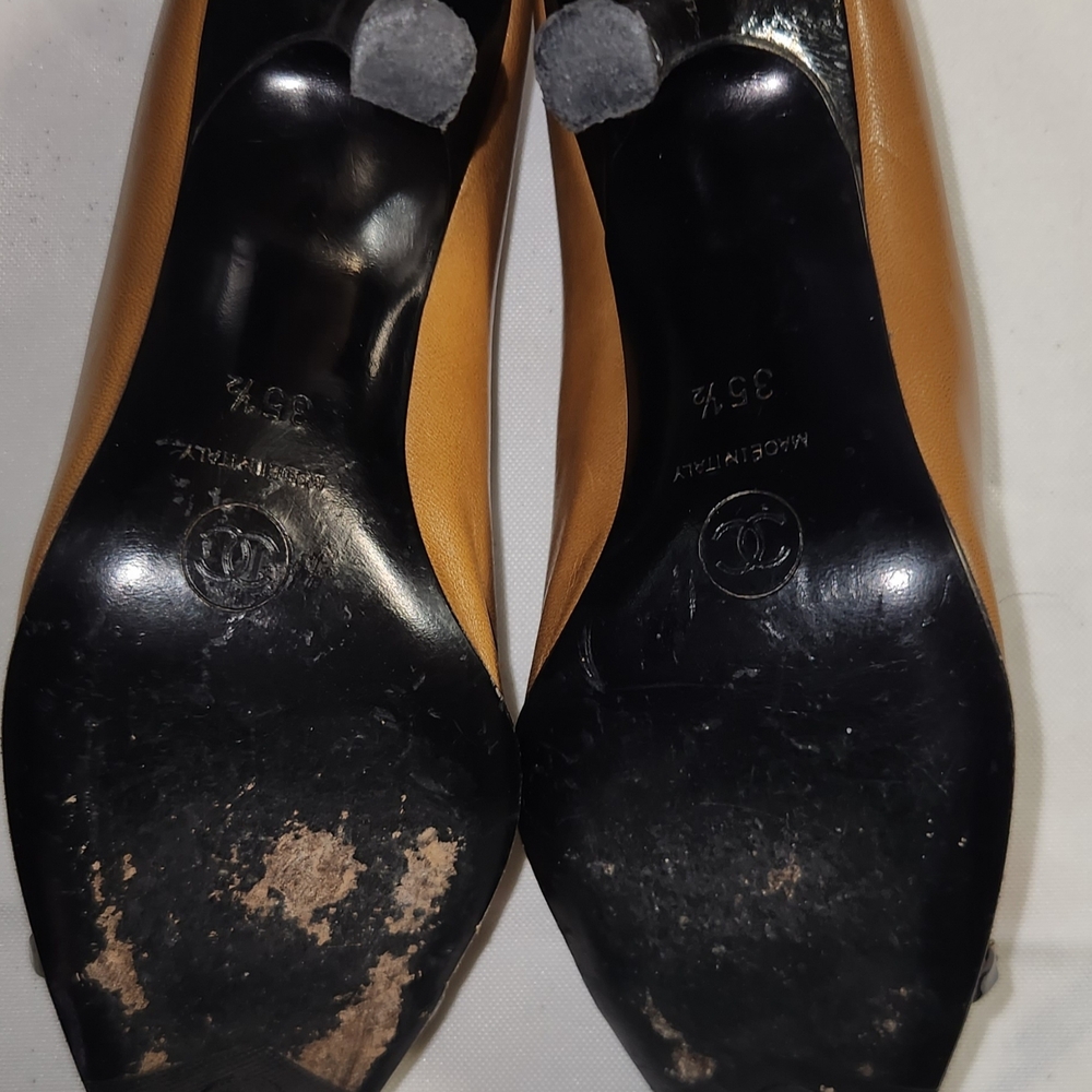 Chanel Women's Black and Brown Pointed Toe Heels - Picture 7 of 8